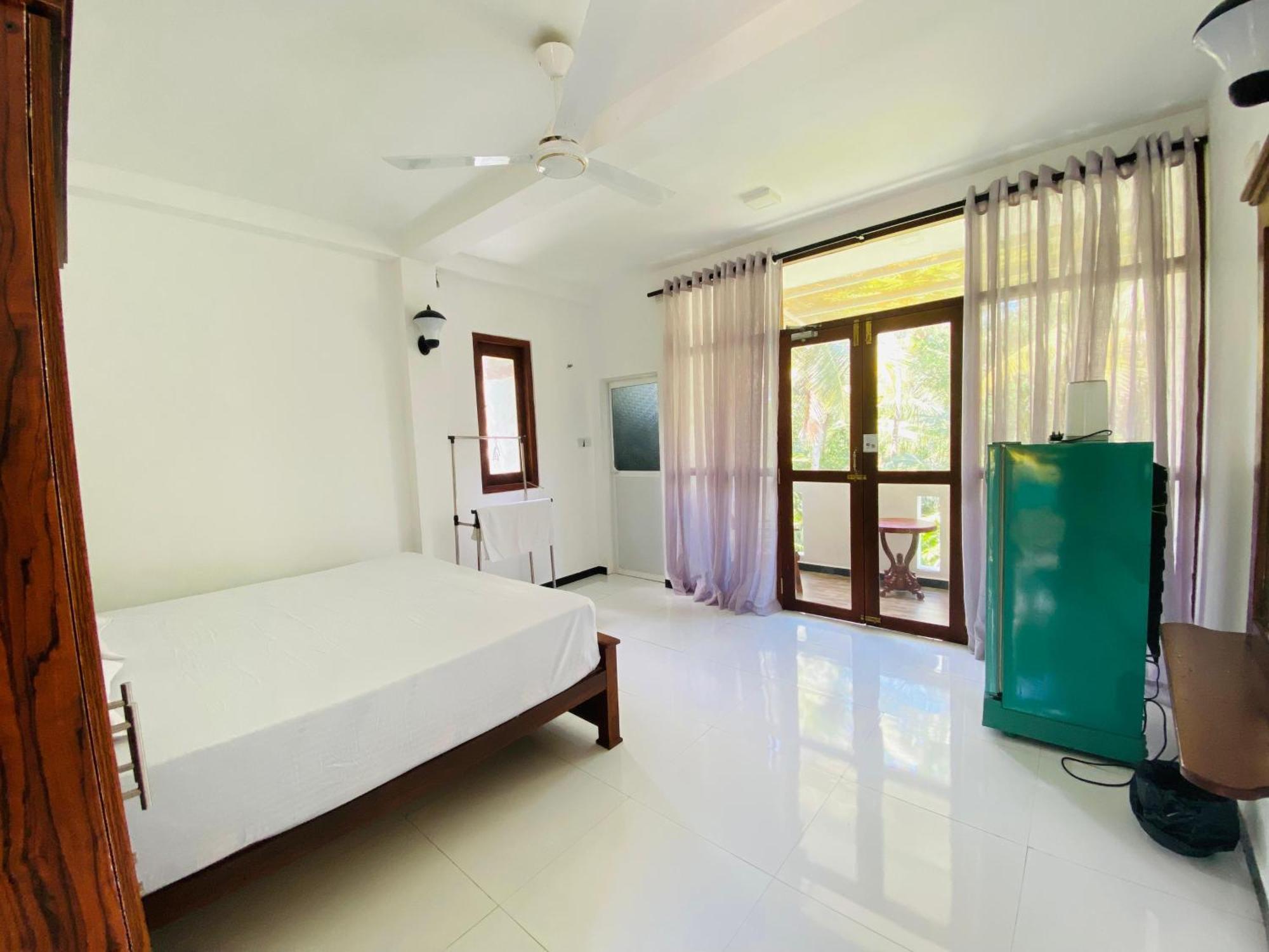 Navora Hotel Hikkaduwa Exterior photo